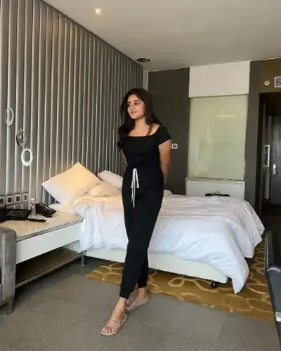 Call Girls Mankapur Cash On Delivery